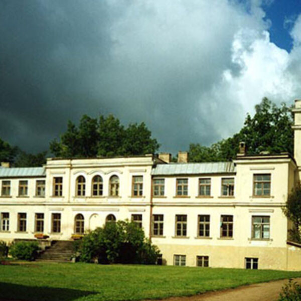 Estates, manors in Latvia